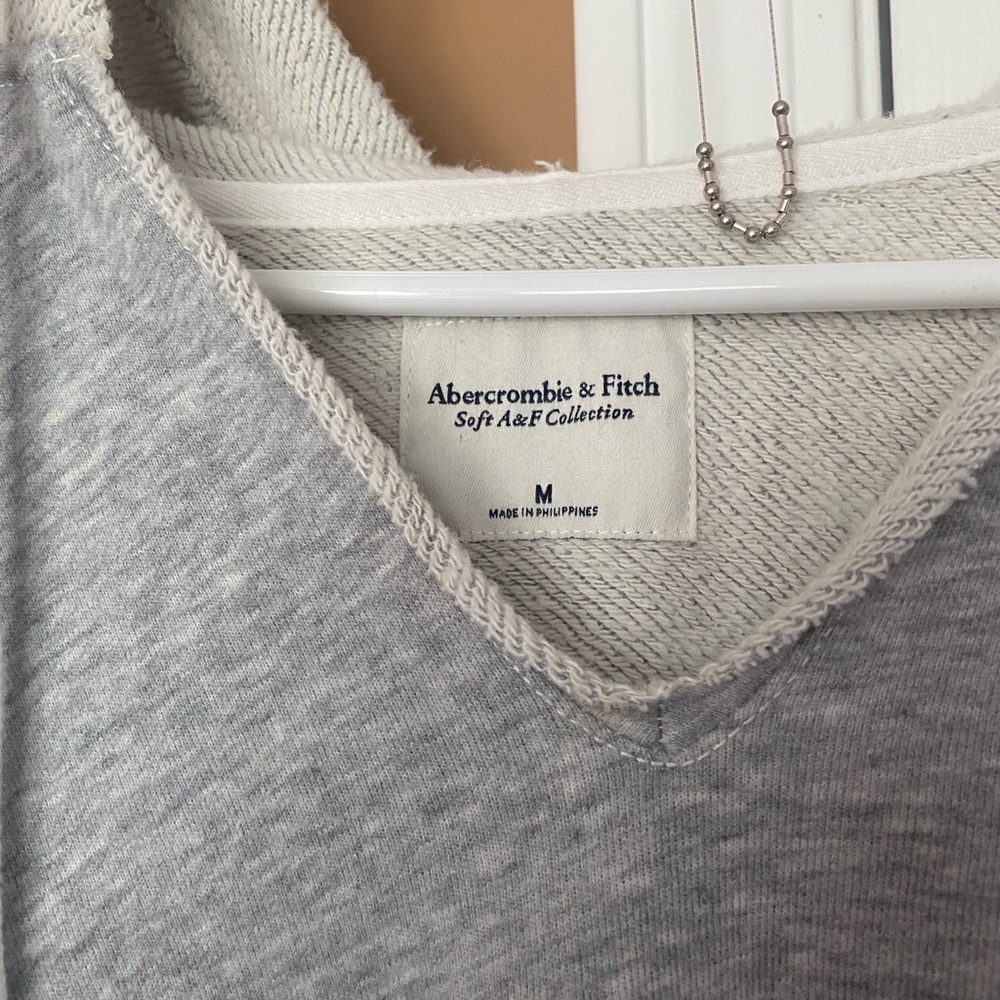 Abercrombie Cropped Sweatshirt